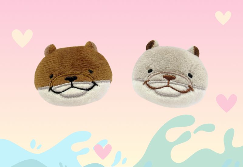 Otter stuffed animal Morisaka Global Mochi Badges